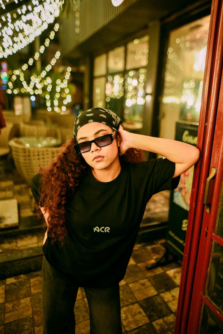 UTOPIA ROAR Ebony T-Shirt